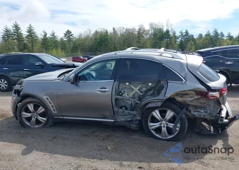 2009 Infiniti Fx35 z USA, uszkodzony, nr VIN JNRAS18W99M151079